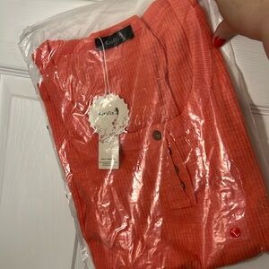 Kissfix L NWT Henley style long sleeve top with button detail on cuffs coral